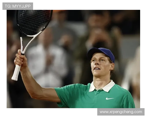 辛纳苦战逆转成功晋级网球赛八强 展现顽强斗志与实力